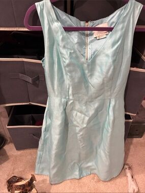 Light Blue Sleeveless V-Neck Party Dress